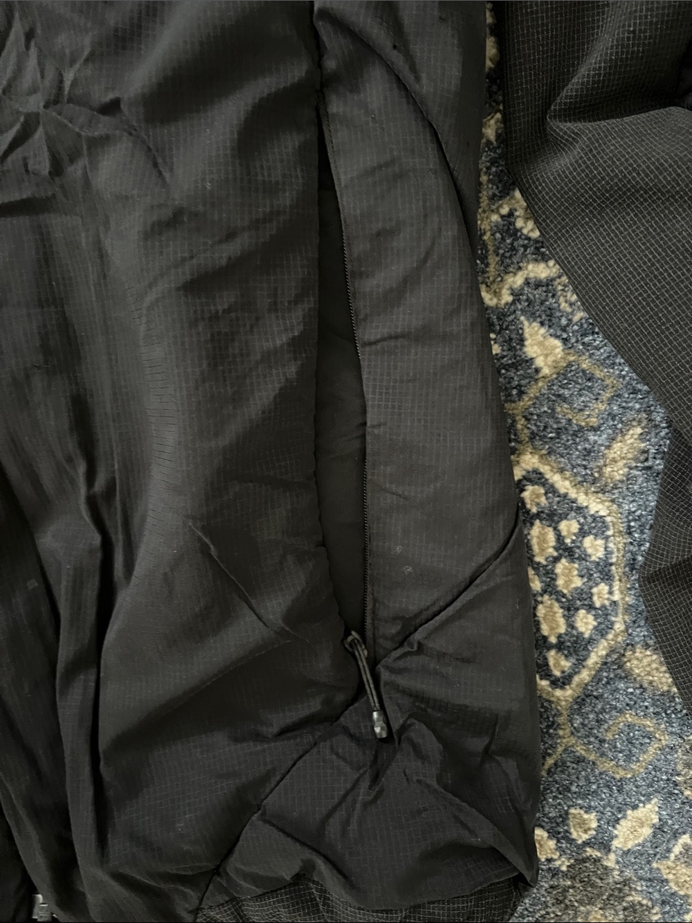 The North Face Black Men's Insulated Puffer Jacket - Picture 5 of 8